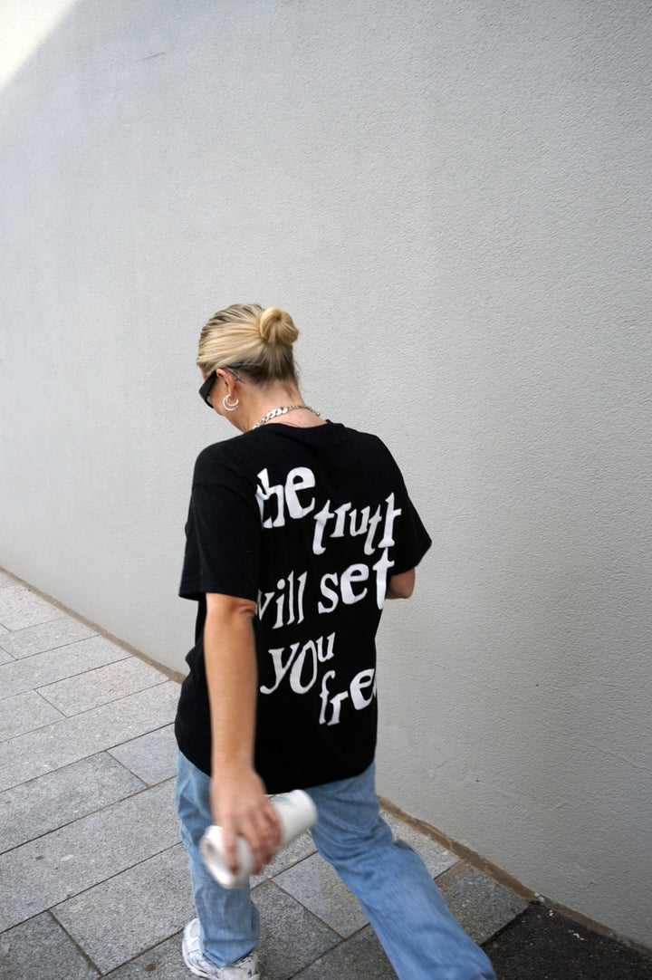 "The truth" Tee